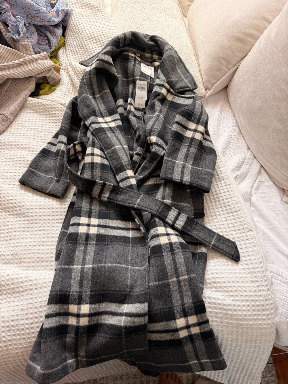 Abercrombie & Fitch Gray and Cream Plaid Wrap Trench Coat Small